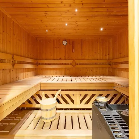 Wonderful With Panoramic Views 아파트 사슈른
